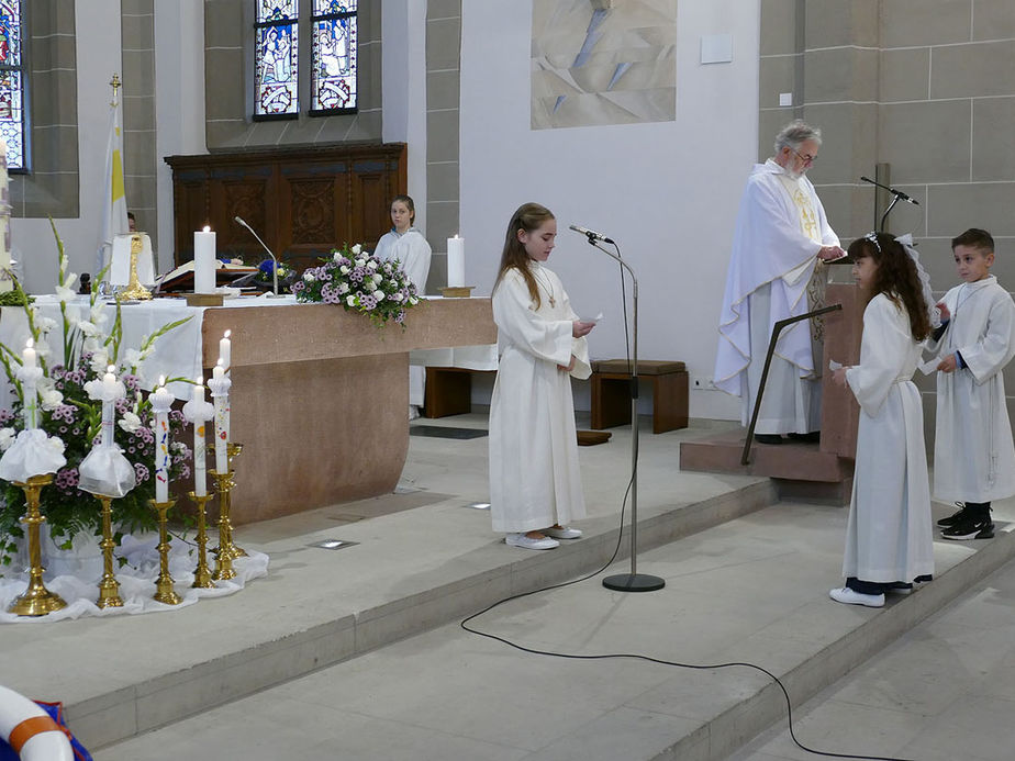 Feier der 1. Heiligen Kommunion in Sankt Crescentius (Foto: Karl-Franz Thiede)